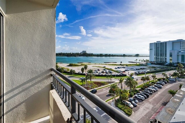 Building Photo - 800 S Gulfview Blvd Unit 906 Rental