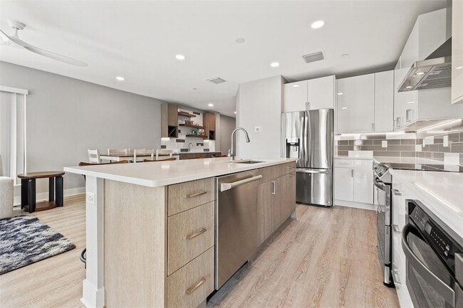 Photo - 12400 Capri Cir N Unidad A