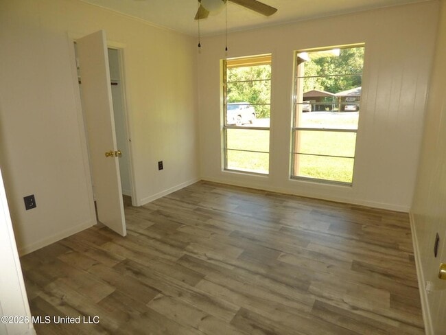 Photo - 360 Wilson Dr