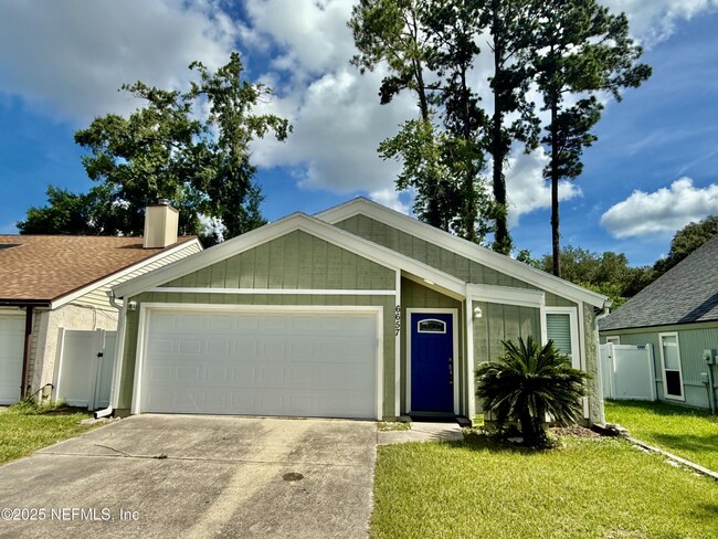 Photo - 6657 Periwinkle Dr House