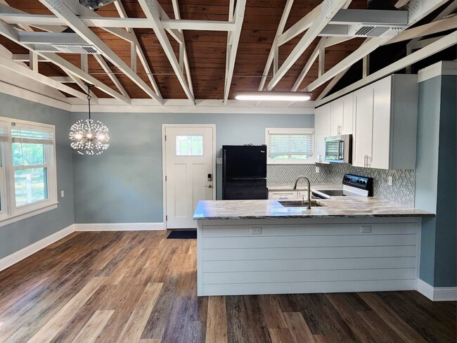 Photo - 6595 Collier Rd