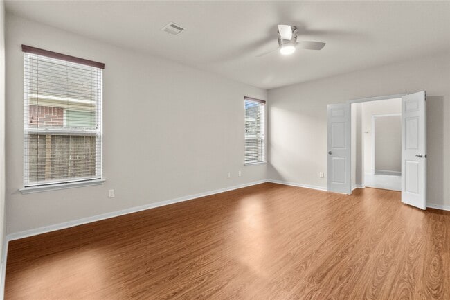 Photo - 3202 Dogwood Knoll Trail