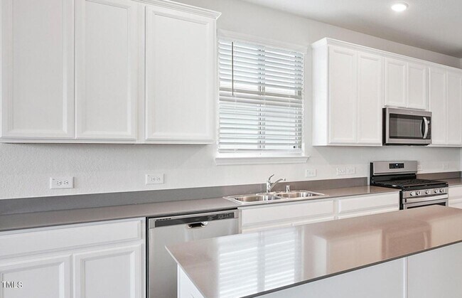 Photo - 1482 Rhodes Pond St