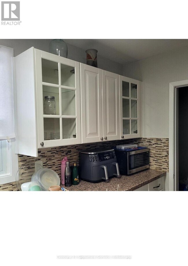 Photo - 1374 Charles Dr Unit Upper