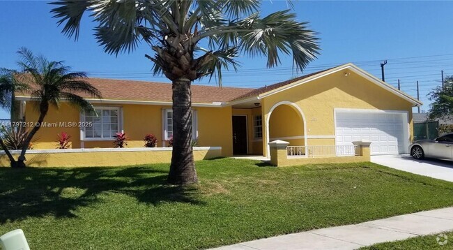 Building Photo - 26031 SW 130th Ave Rental