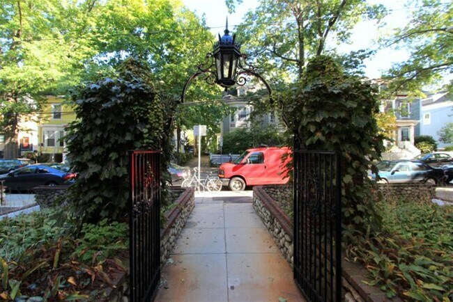 Photo - 35 Lee St