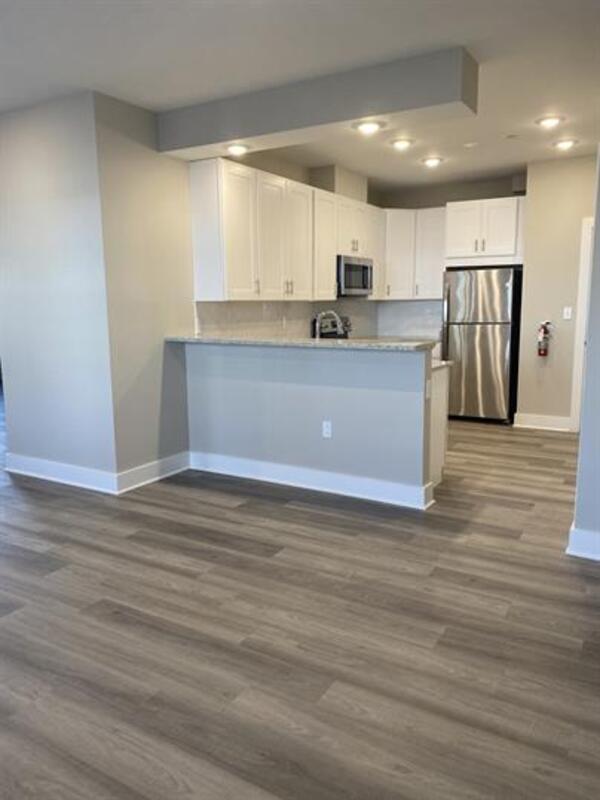 Building Photo - 24 Ultra Wy Rental