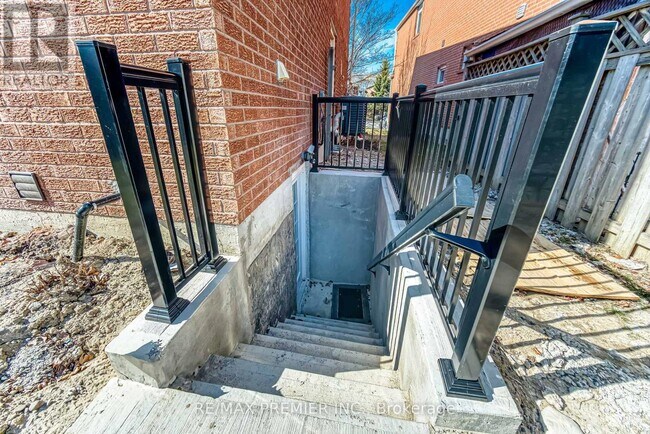 Photo - 133 Bernard Ave