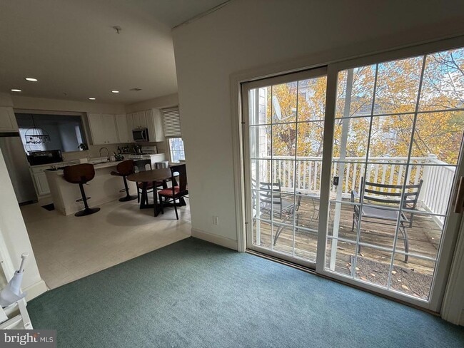 Photo - 344 Hart Mews