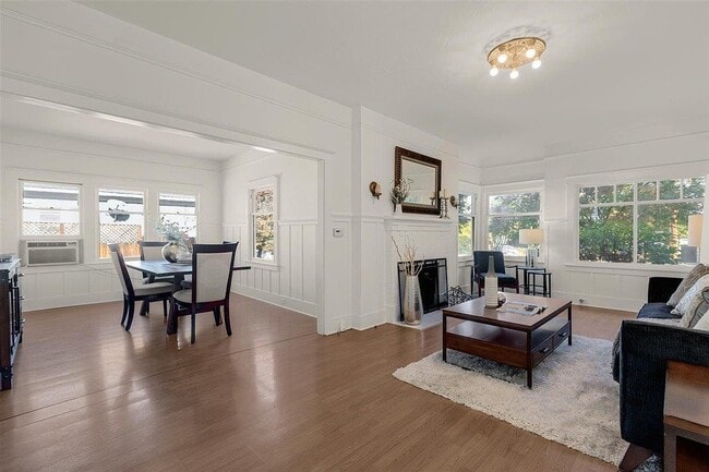 Photo - 7831 Eigleberry St