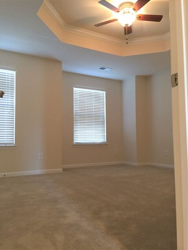 Photo - Gorgeous 3 Bedroom townhome in Steelcreek!