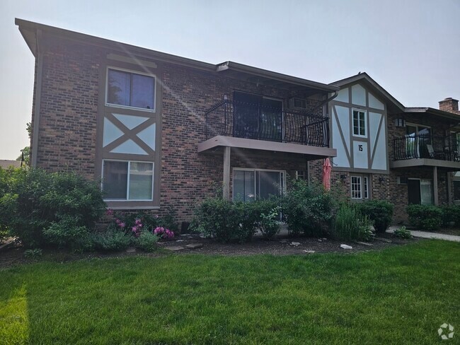 Building Photo - 9S120 Lake Dr Rental