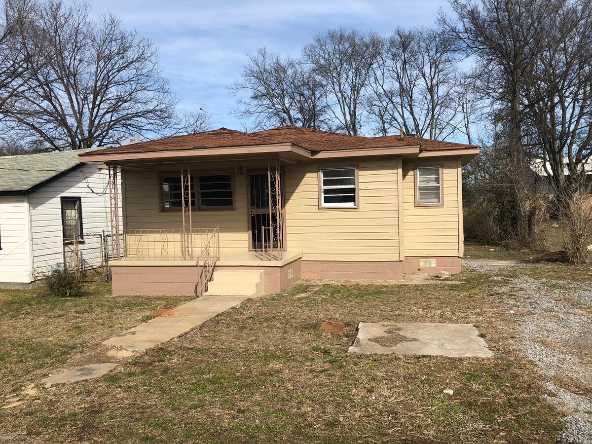 Photo - 324 15th Ave W