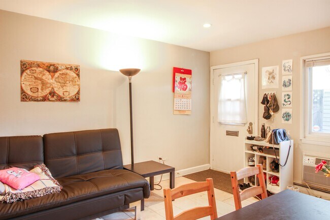Photo - 171 Erie St