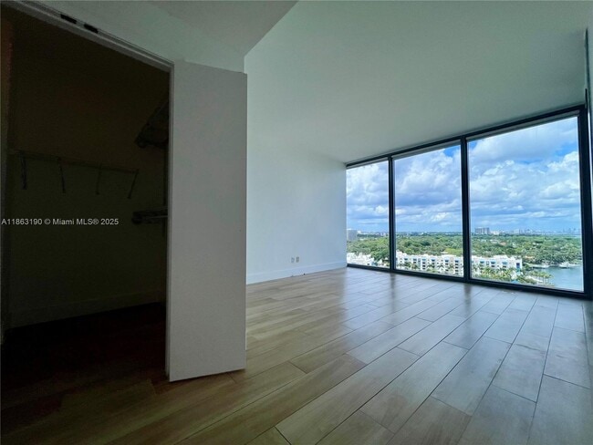 Photo - 601 NE 36th St Unit 1408