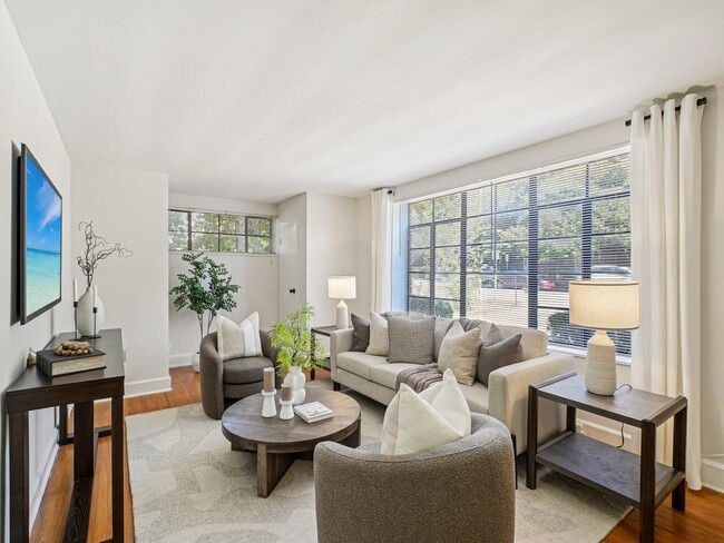 Photo - The Shelton at Cameron Court Apts.