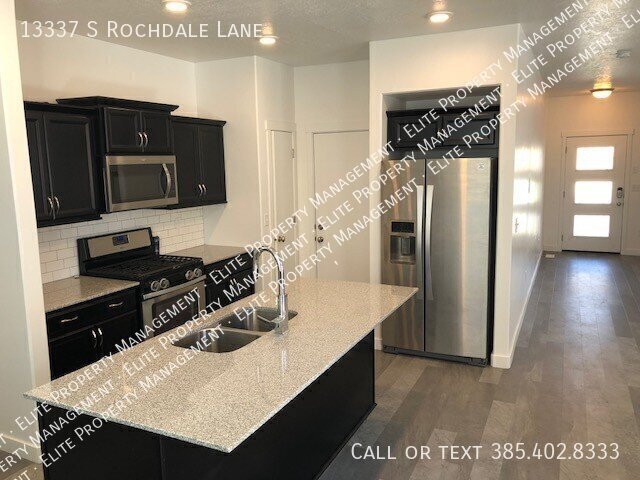13337 Rochdale Ln