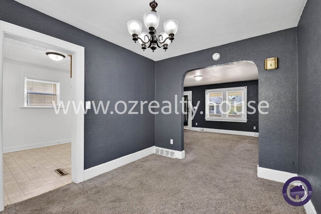 Photo - 2040 Berkshire Pl