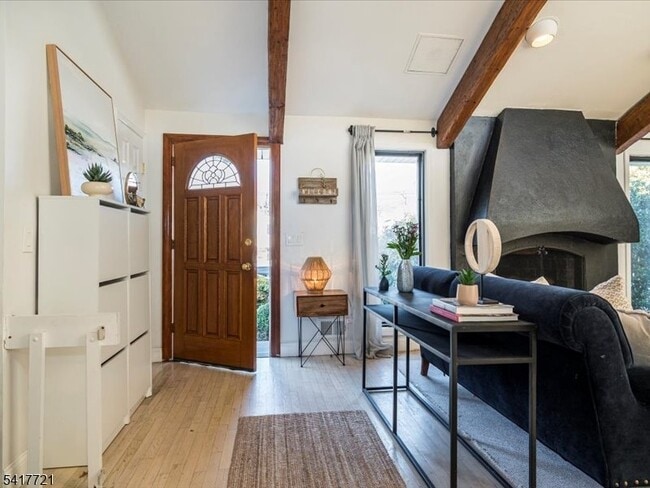 Photo - 15 Windemere Rd