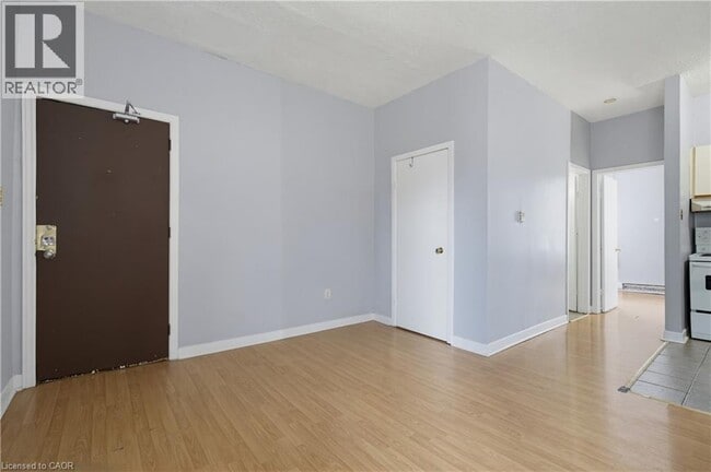 Photo - 426 Clarence St Unit 5
