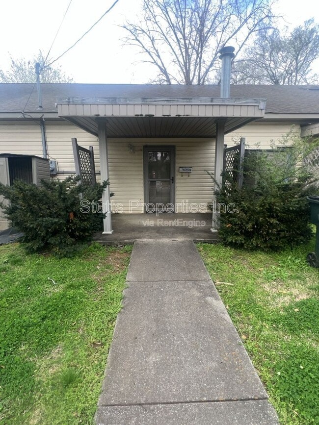 Building Photo - 202 S Cave St Unit 102