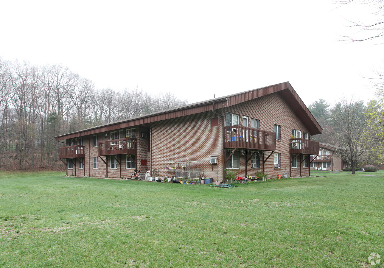 Photo - Forest Court Apartments