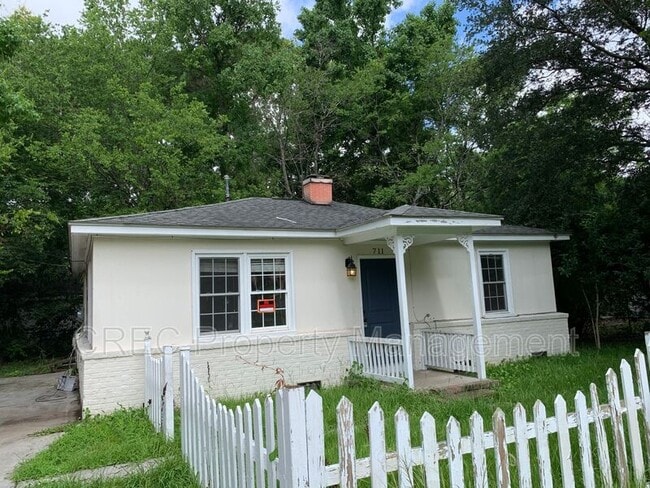 Photo - 711 Locust St