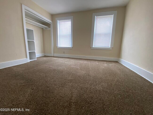 Photo - 345 Stockton St