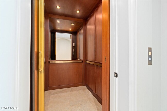 Photo - 25941 Hickory Blvd Unit 3