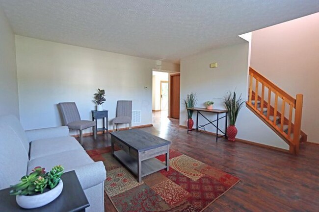 1417 Wild Oats Dr