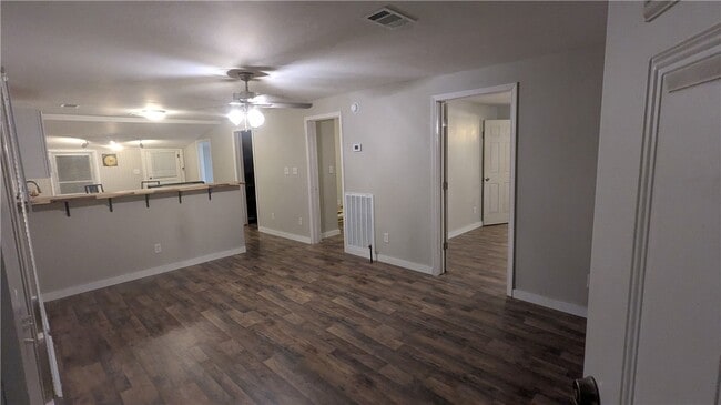 Photo - 321 White Rd