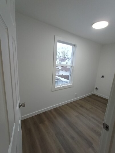 Photo - 564 E Chestnut St