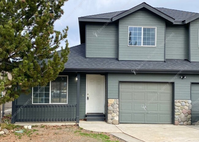 Building Photo - Bright Redmond Duplex — Steps from Umatilla Sports Complex, Garage & Fenced Yard