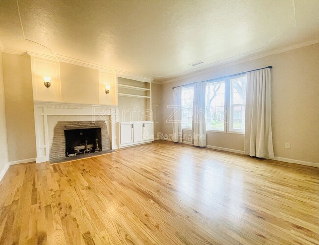 Photo - 2640 2nd Ave