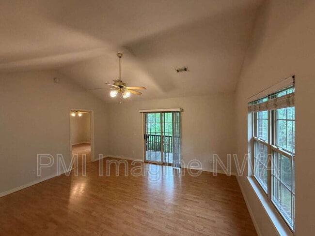 Photo - 111 E Rock St