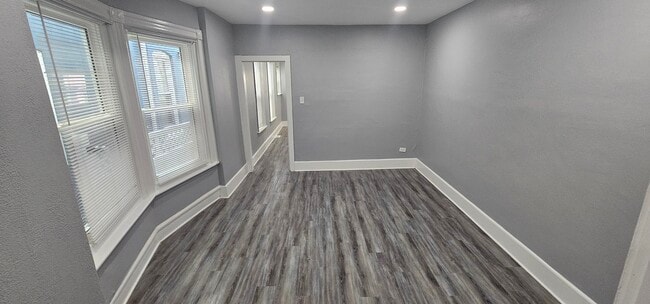 Photo - 244 W Douglass St