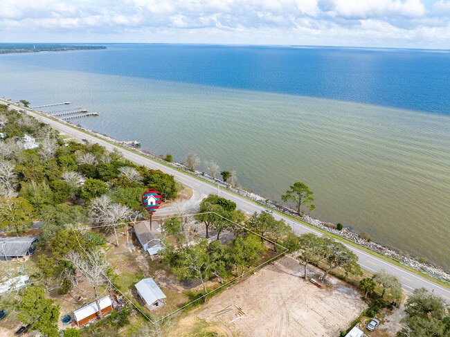 Photo - 13382 FL-20