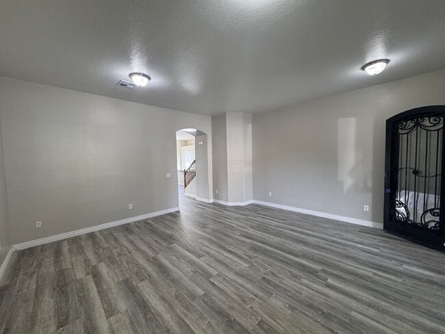 Photo - 821 W Saguaro Ln