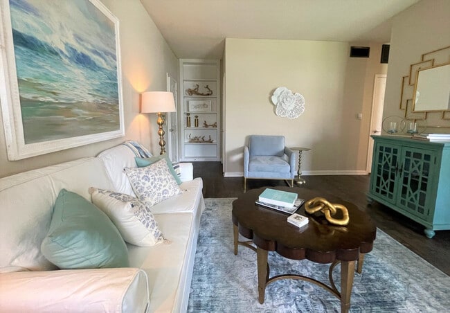 Photo - Evergreen at River Oaks