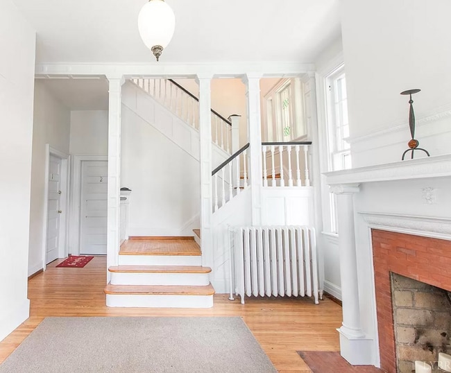 Common Foyer - 2110 Rivermont Ave Unit 4