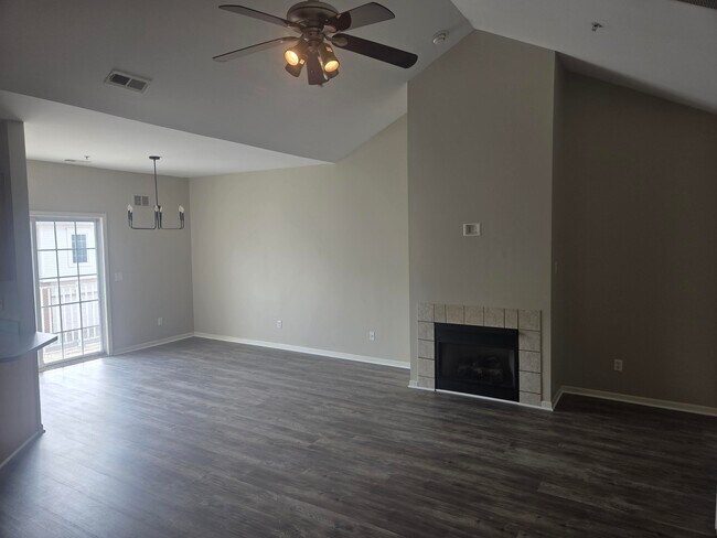 3211 Addington Dr