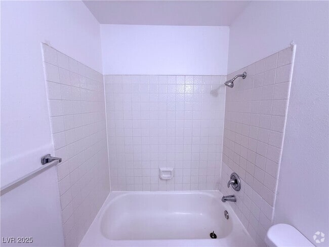 Building Photo - 204 N Bruce St Rental