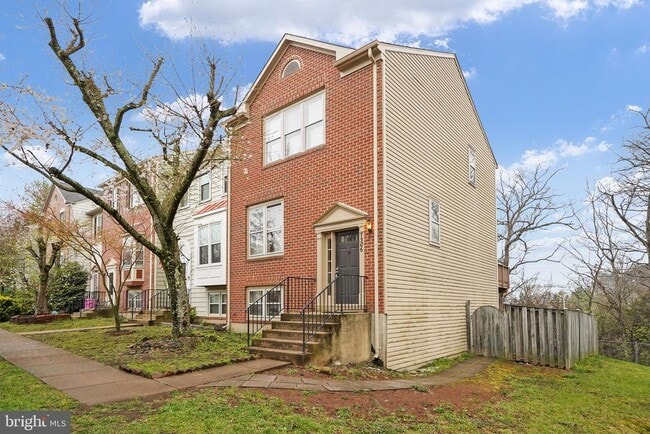 Photo - 7306 St Johns Ct Townhome