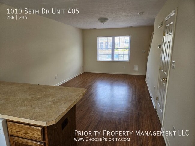 Photo - 1010 Seth Dr