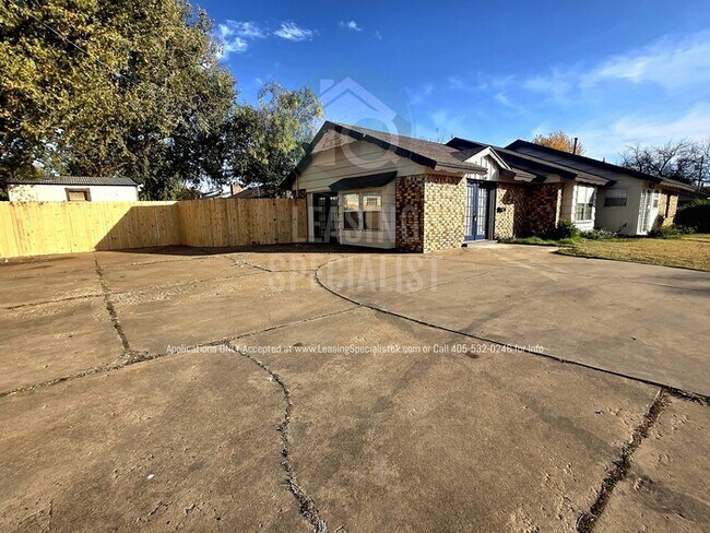 Photo - Spacious Village 3 Bed 2 Bath Home!