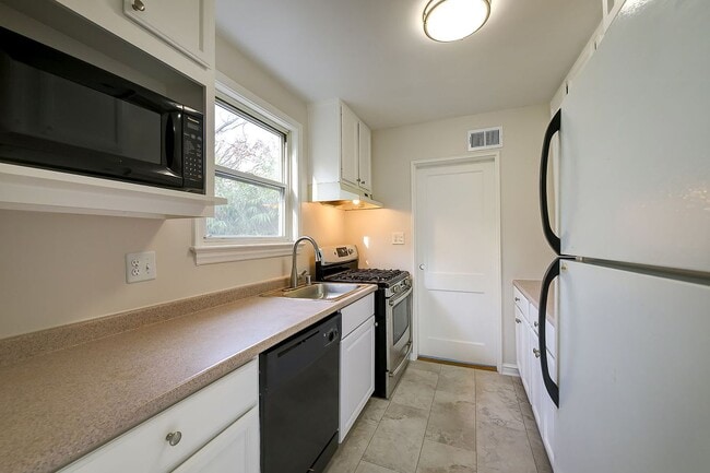 Photo - 10022 Brunett Ave