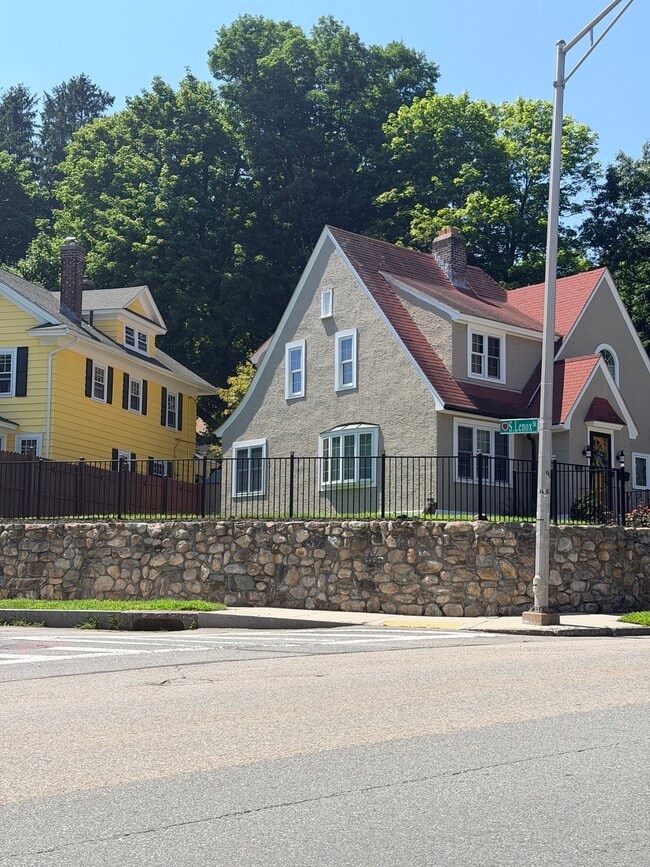 860 Pleasant St