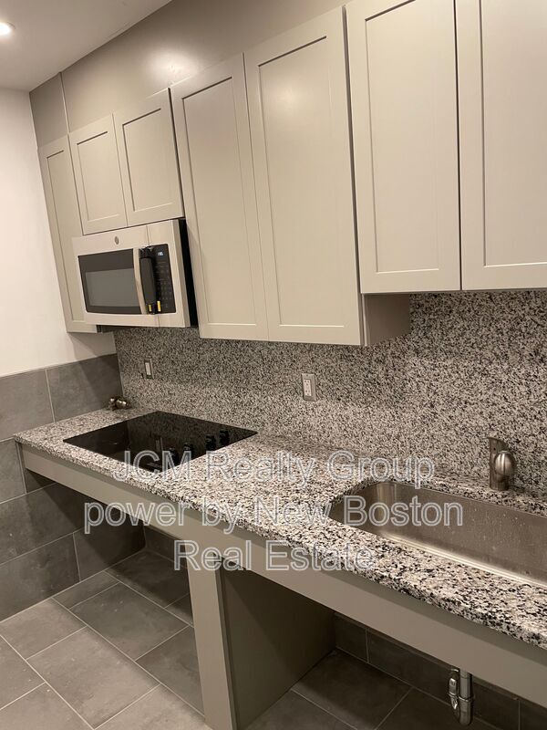 Photo - 69 N Common St Unidad Rooms