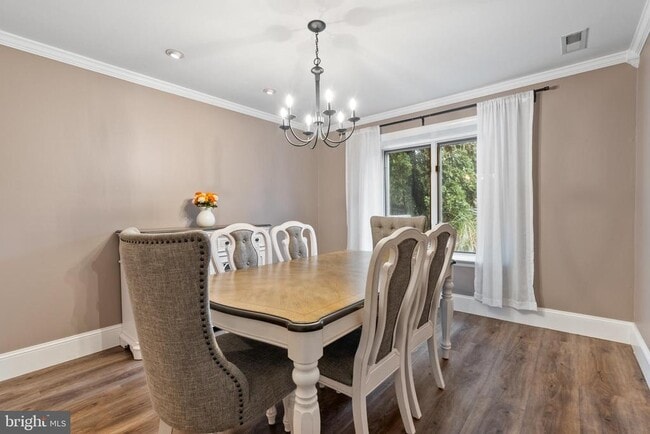 Photo - 226 Farleigh Ct