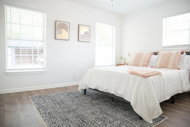 Photo - Fully Renovated 1x1 in amazing location!